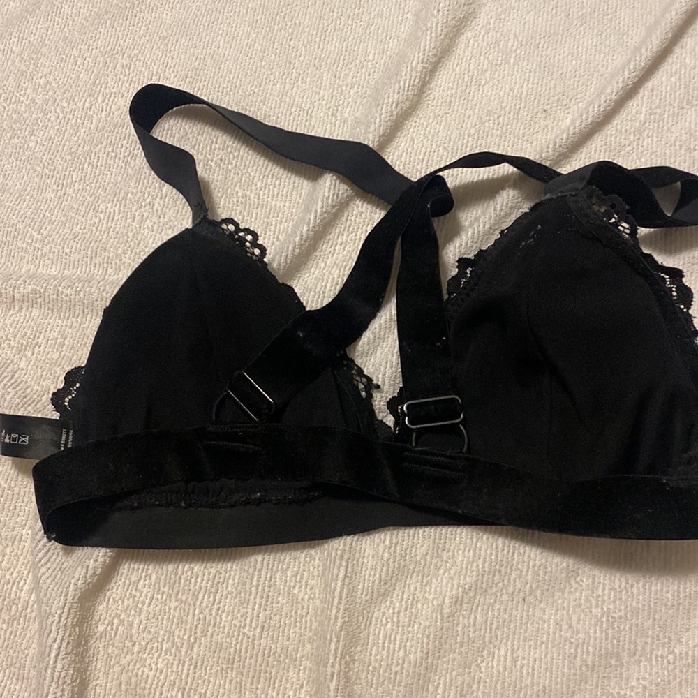 Women’s black lace and velvet bralette size medium - Picture 5 of 5